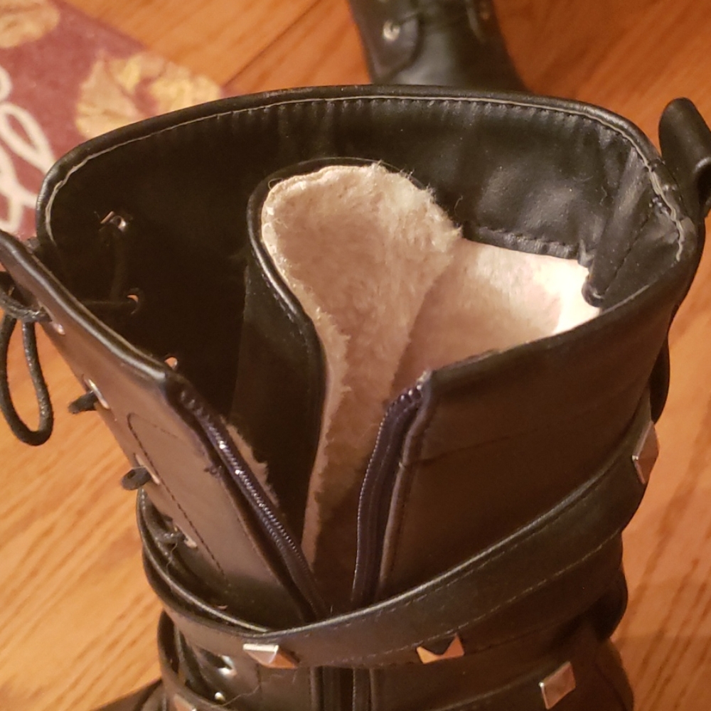 Boots - Picture 2 of 4